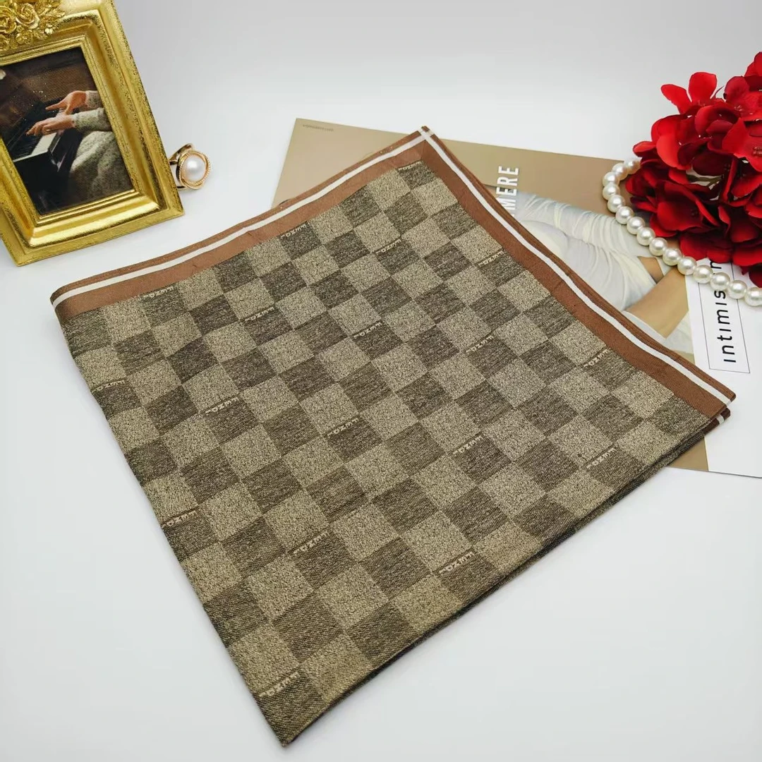 95新 FENDI/芬迪 海囤/芬迪/丝巾/yy05539