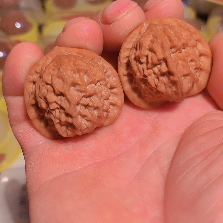 文玩核桃吊坠瓷娃娃38