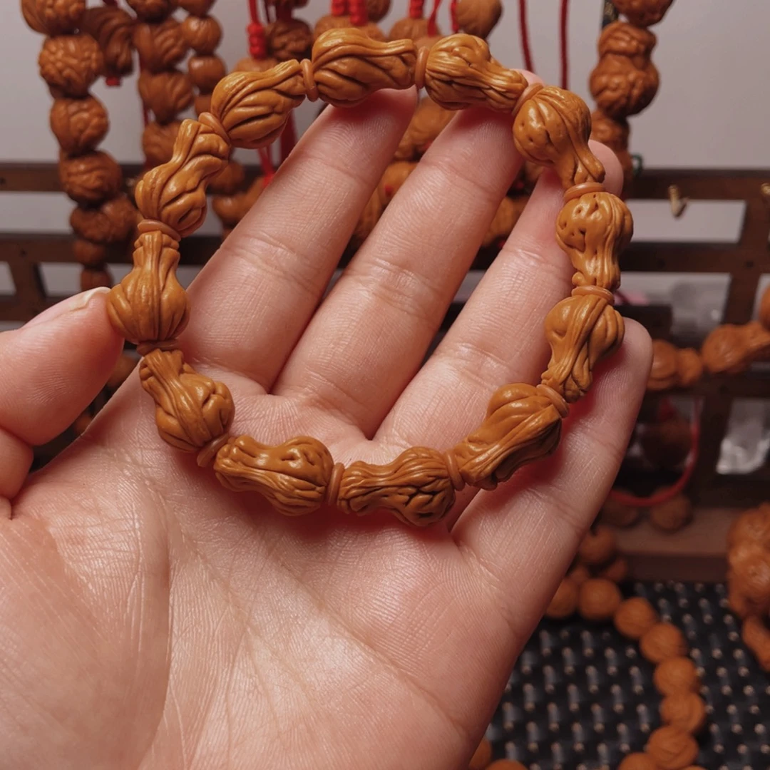 木质类龙纹桃枭手串