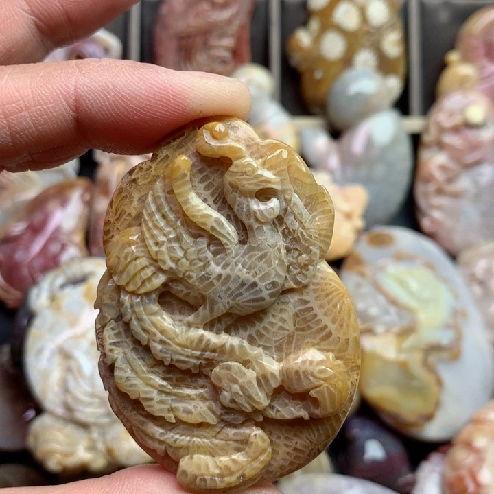 硅化珊瑚（珊瑚玉）颈饰未镶嵌?***™