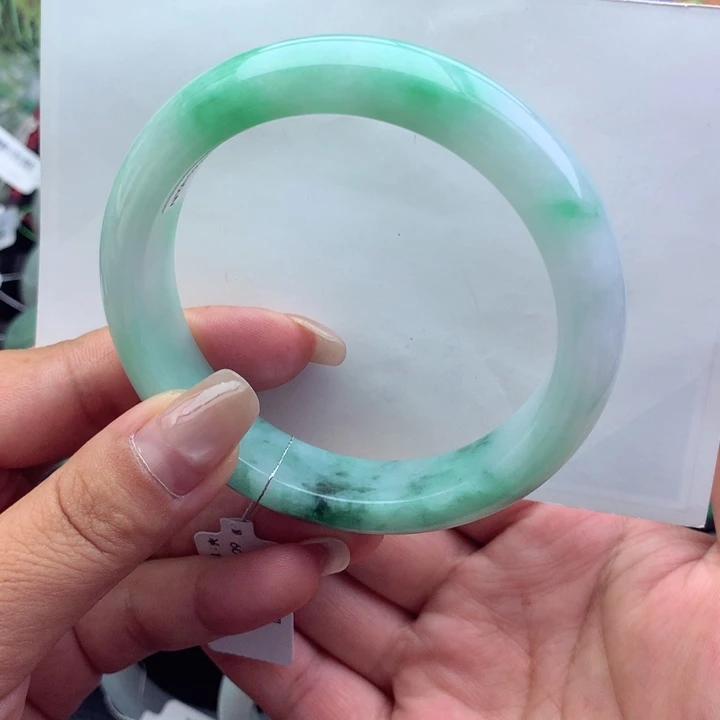 翡翠手镯未镶嵌天然翡翠手镯