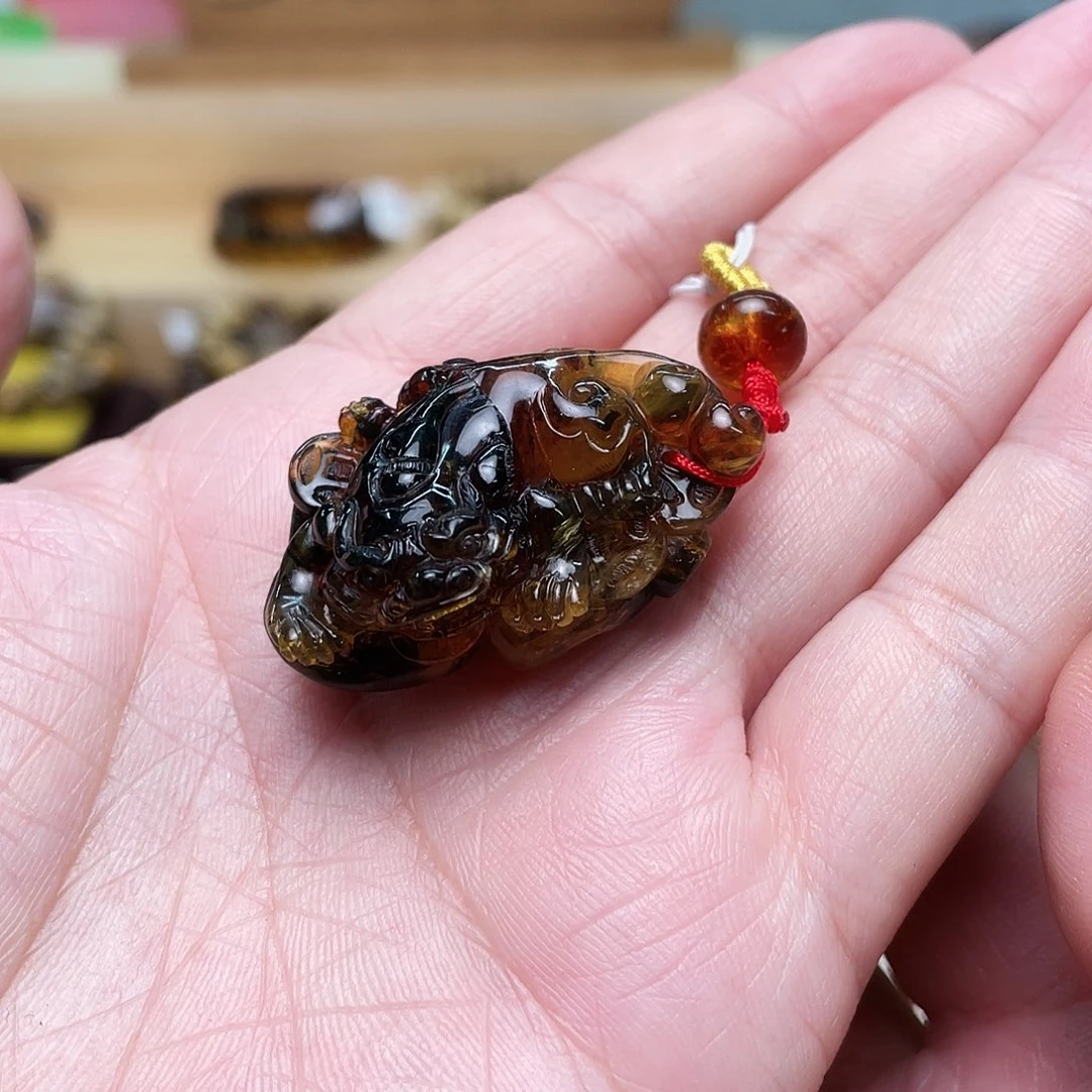 未镶嵌琥珀裸石大