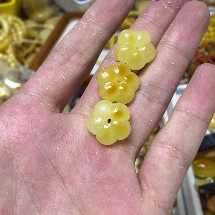 蜜蜡未镶嵌裸石多样性发货其一