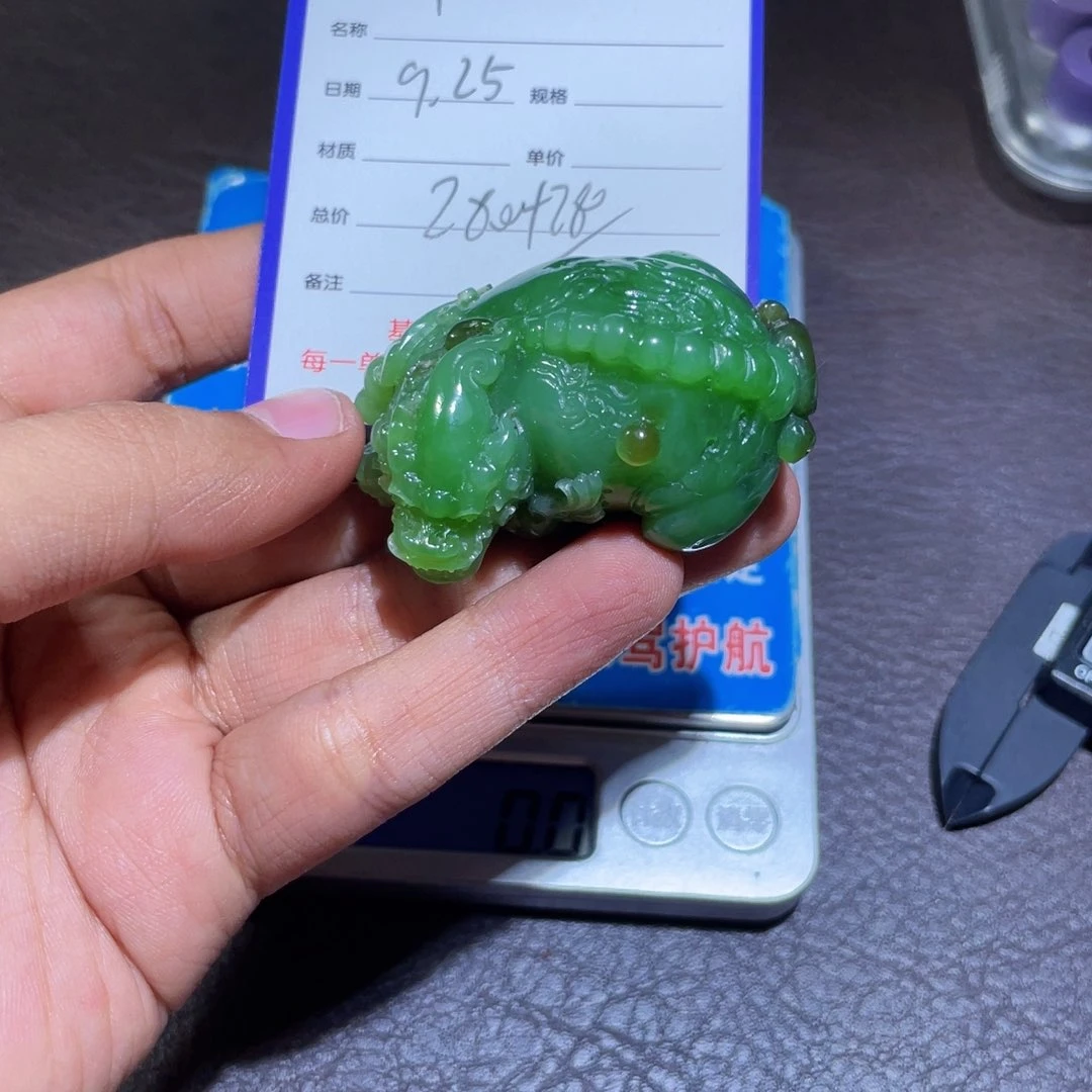 颈饰未镶嵌和田玉齐**哥