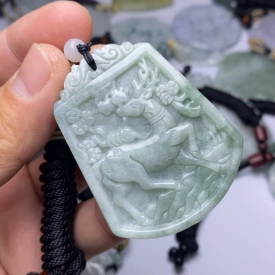 翡翠未镶嵌颈饰翡翠