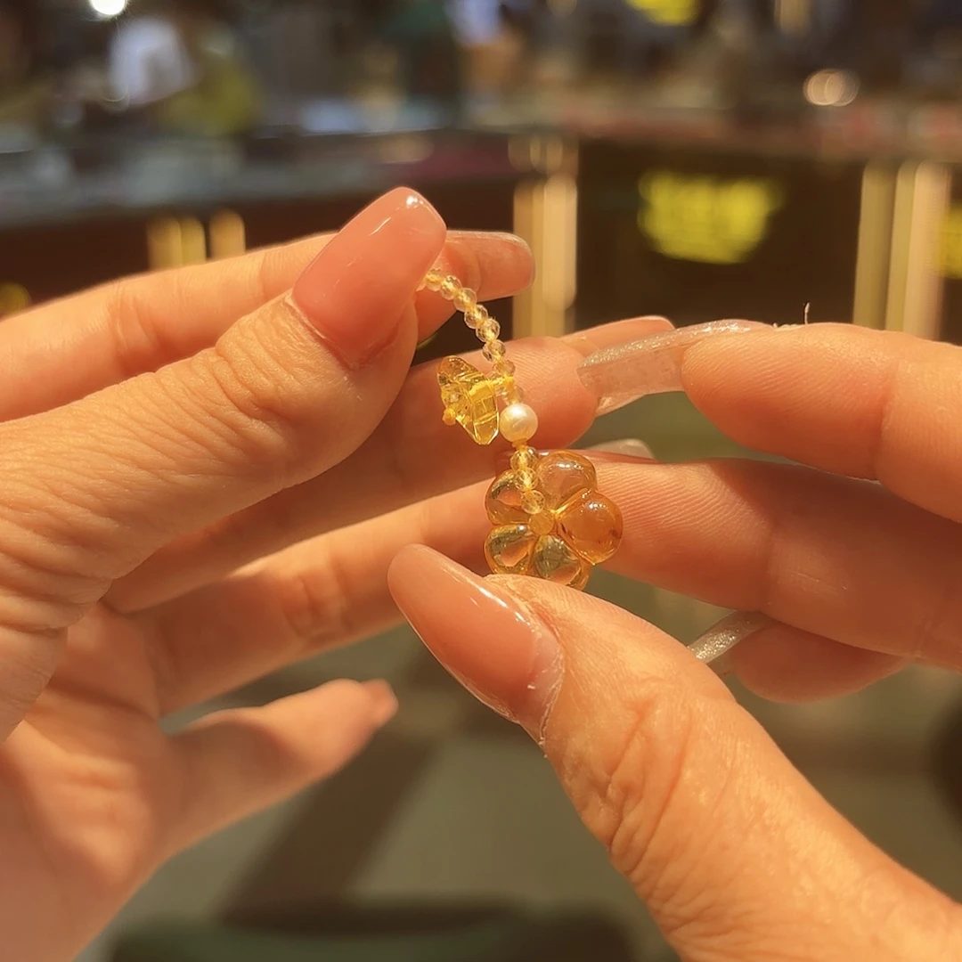 未镶嵌颈饰琥珀琥珀