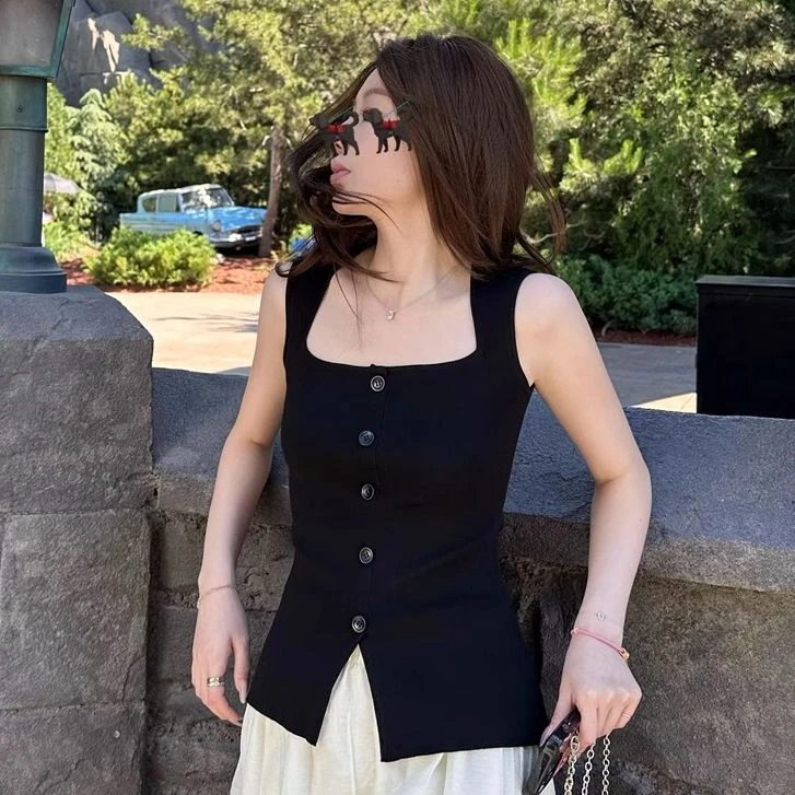 时尚法式无袖单排扣吊带背心修身复古高级简约纯色方领针织上衣