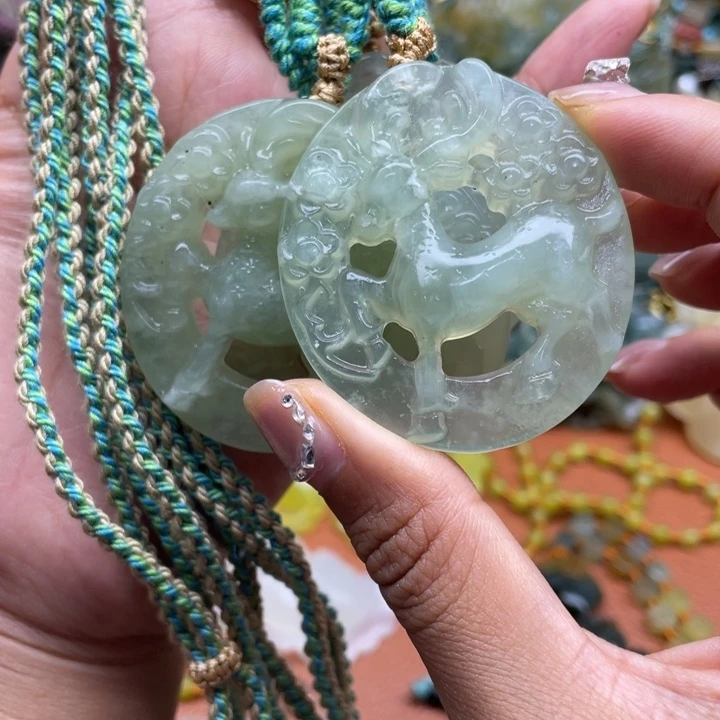 蛇纹石玉未镶嵌吊坠