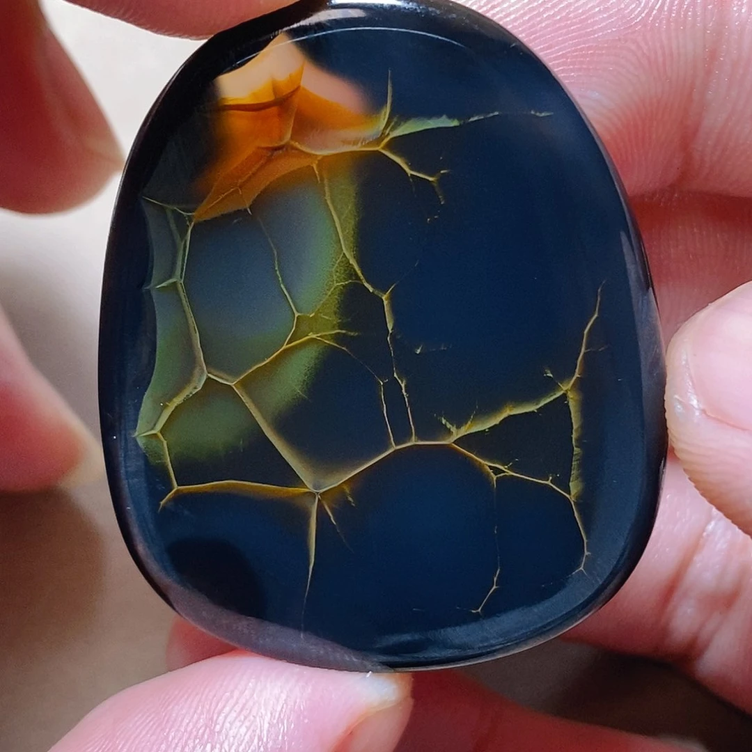 未镶嵌颈饰玛瑙/玉髓三*