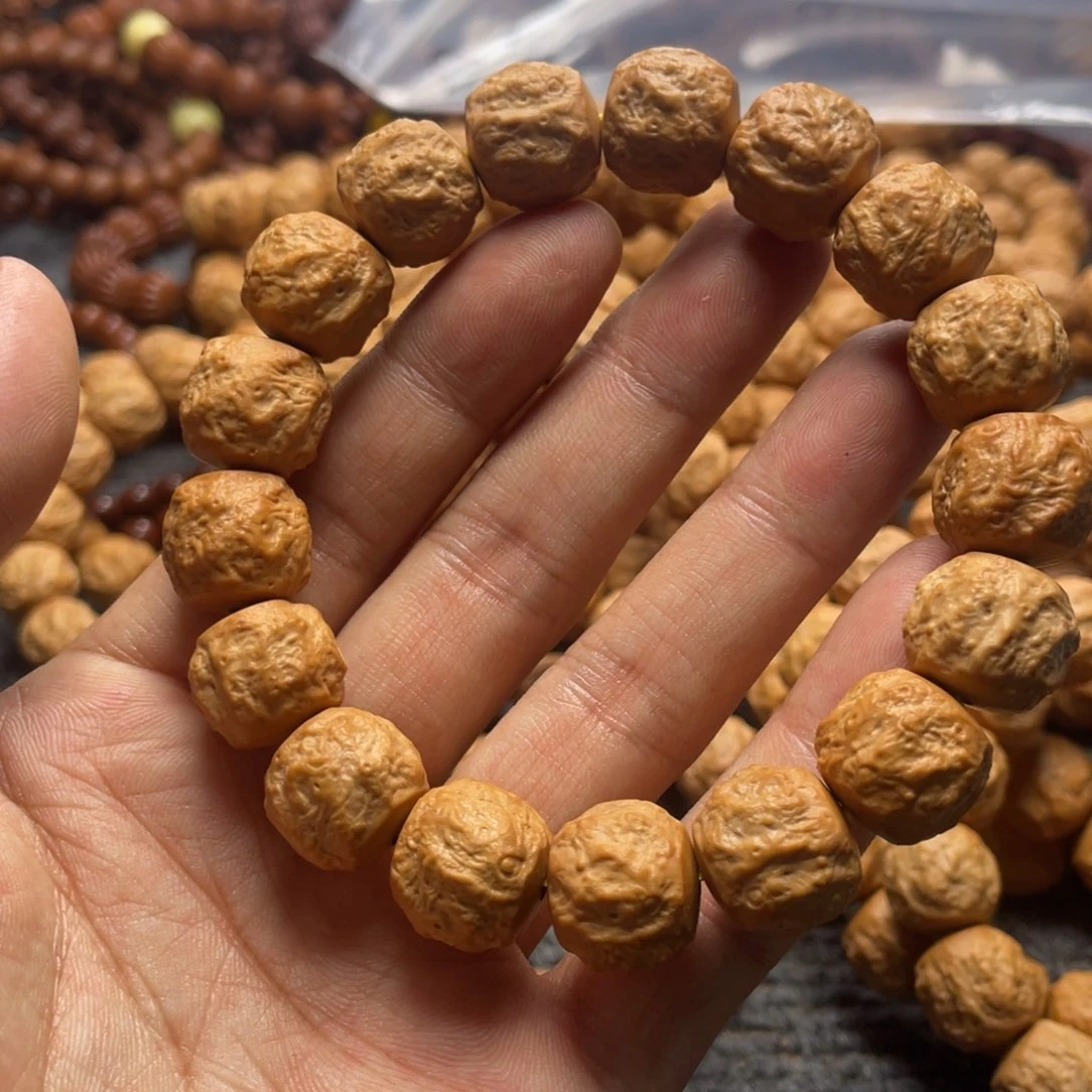 猴头核桃手串15左右5D版本龙蛇之变。泛油款