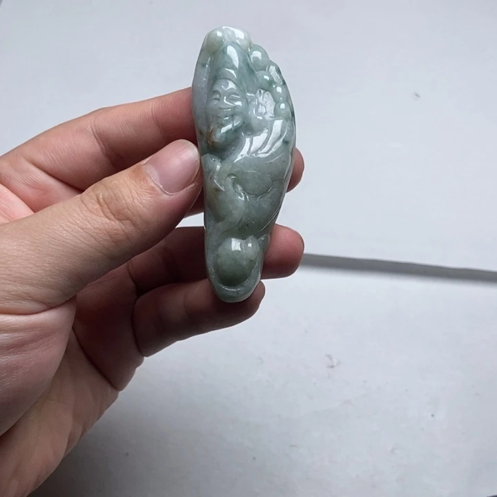 翡翠未镶嵌颈饰济公7