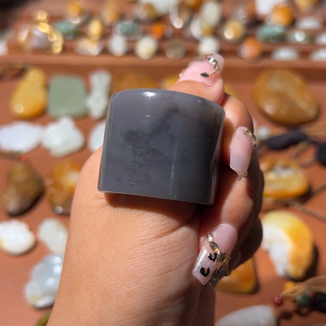 *****和田玉未镶嵌颈饰