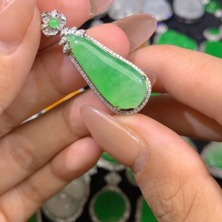 翡翠18K金镶嵌吊坠(不含链)