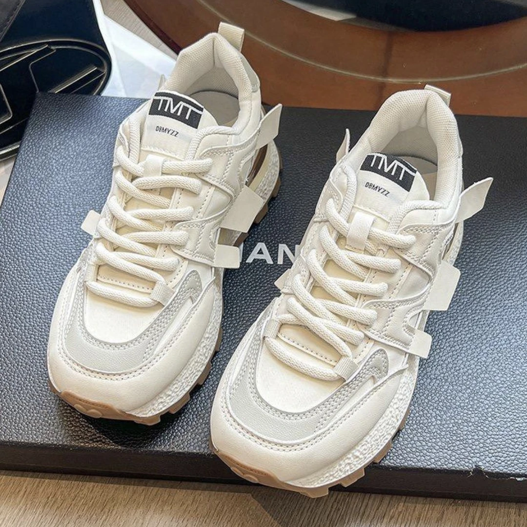 【洛洛定制】冬季新款休闲板鞋网红时尚百搭透气秋冬款厚底ins女鞋