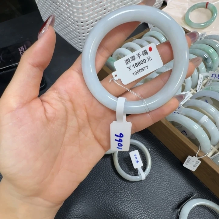 翡翠未镶嵌手镯1000977