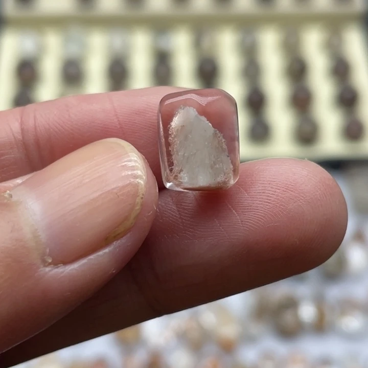 纯天然粉色幽灵碧玺（处理）