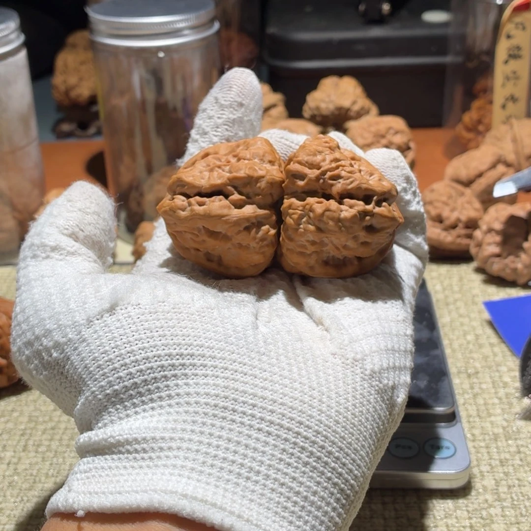 鸿***息吊坠文玩核桃山地娃