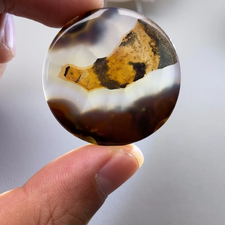 玛瑙/玉髓手镯未镶嵌i