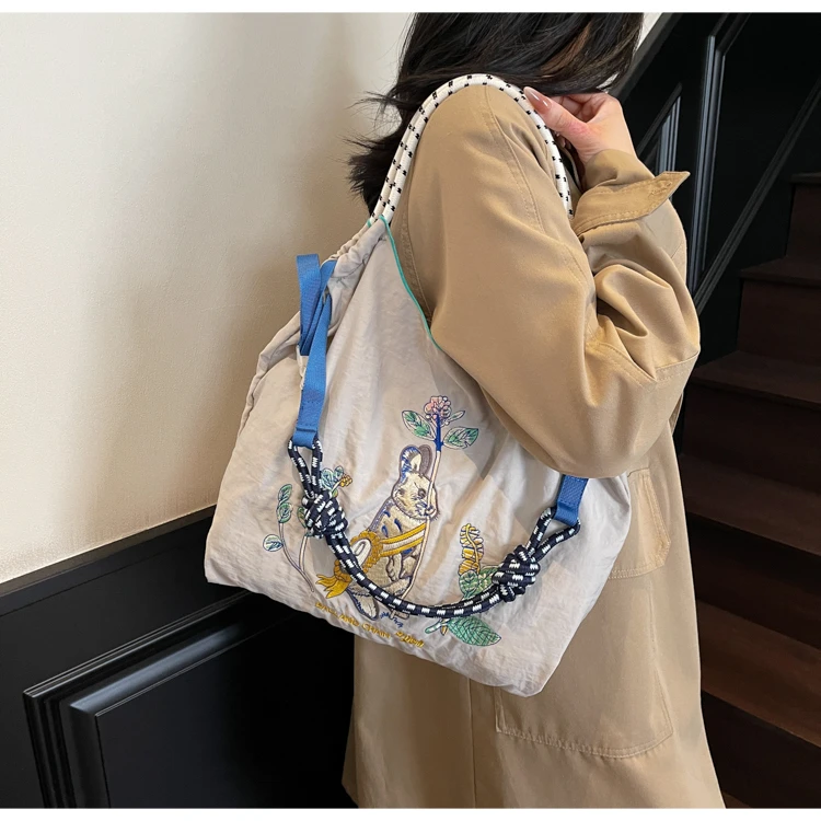 2936潮流百搭时尚新款刺绣环保简约通勤购物袋尼龙手提袋单肩包