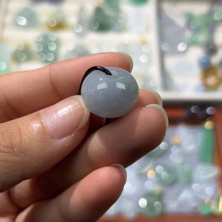 翡翠未镶嵌颈饰单珠01