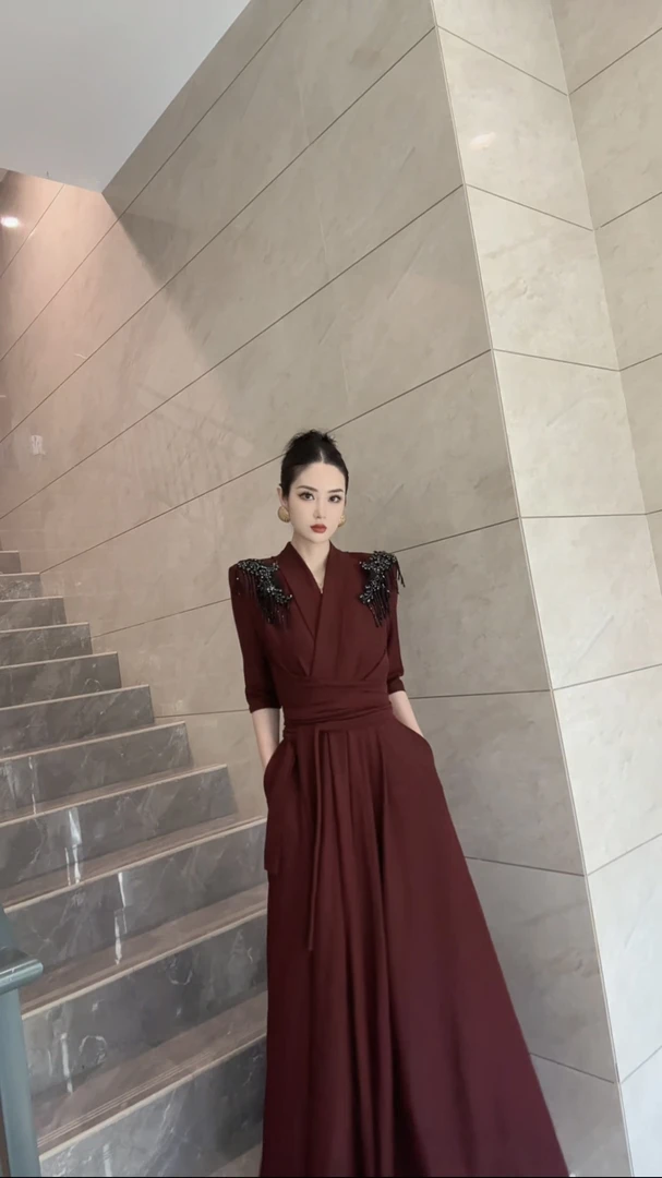 重工钉珠连衣裙显瘦收腰气质大摆裙法式长裙夏季新款