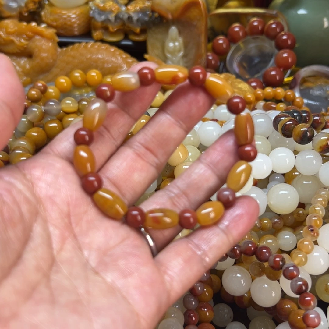 石英质玉未镶嵌颈饰