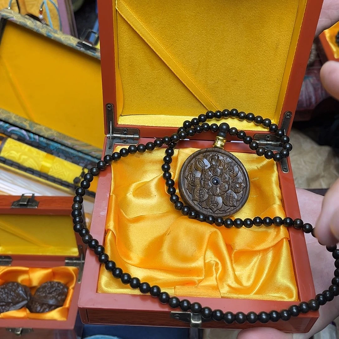 大叶紫檀（黑酸枝木类）