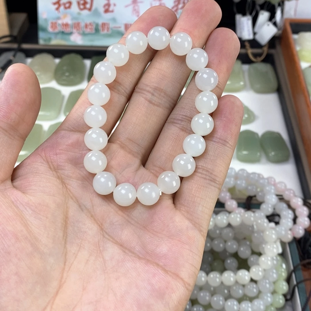叶***叶和田玉未镶嵌颈饰
