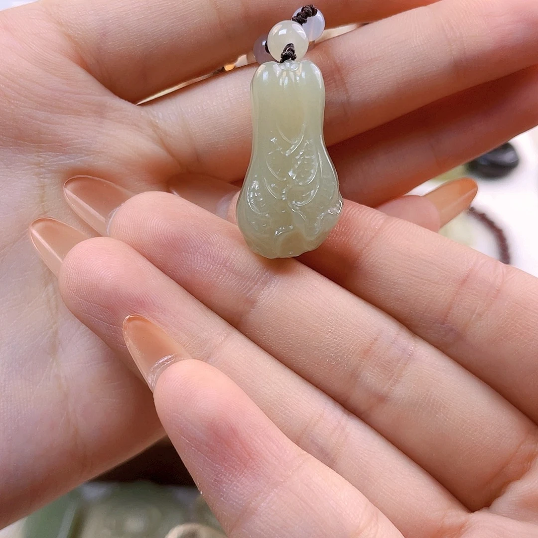 沉***歌吊坠(赠链)未镶嵌和田玉