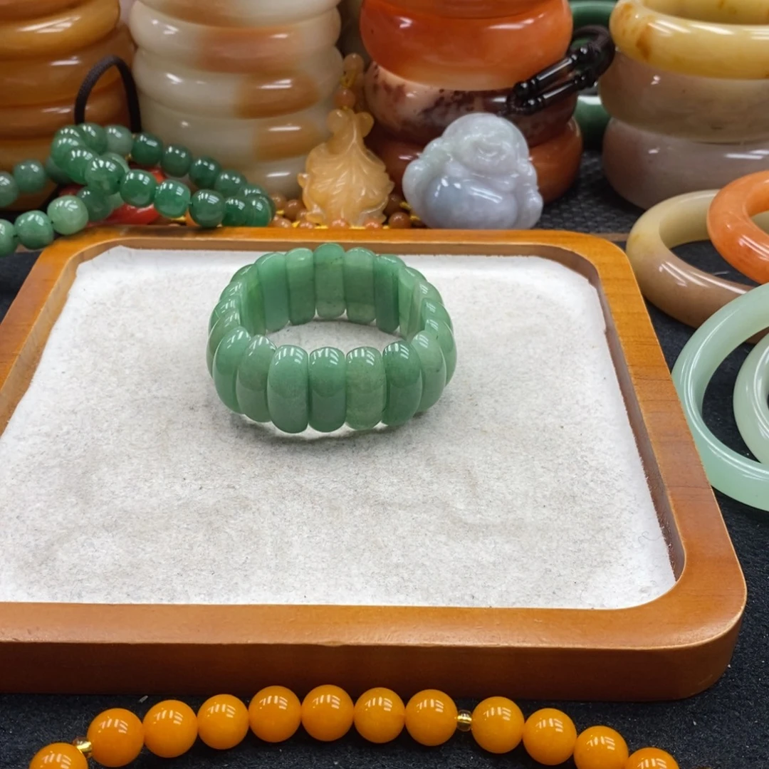 石英岩玉未镶嵌手镯（圆镯）