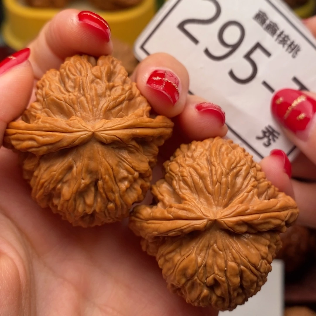 桃核把件白狮子42……