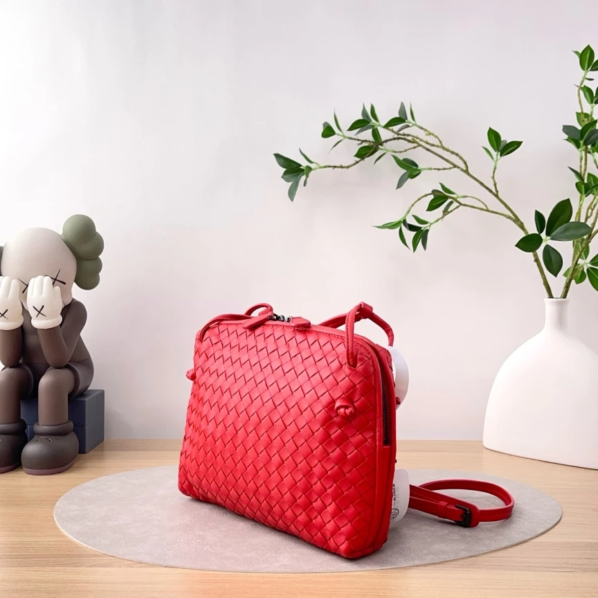 95新 BOTTEGA VENETA/葆蝶家 Nodini 相机包/单肩包/2689
