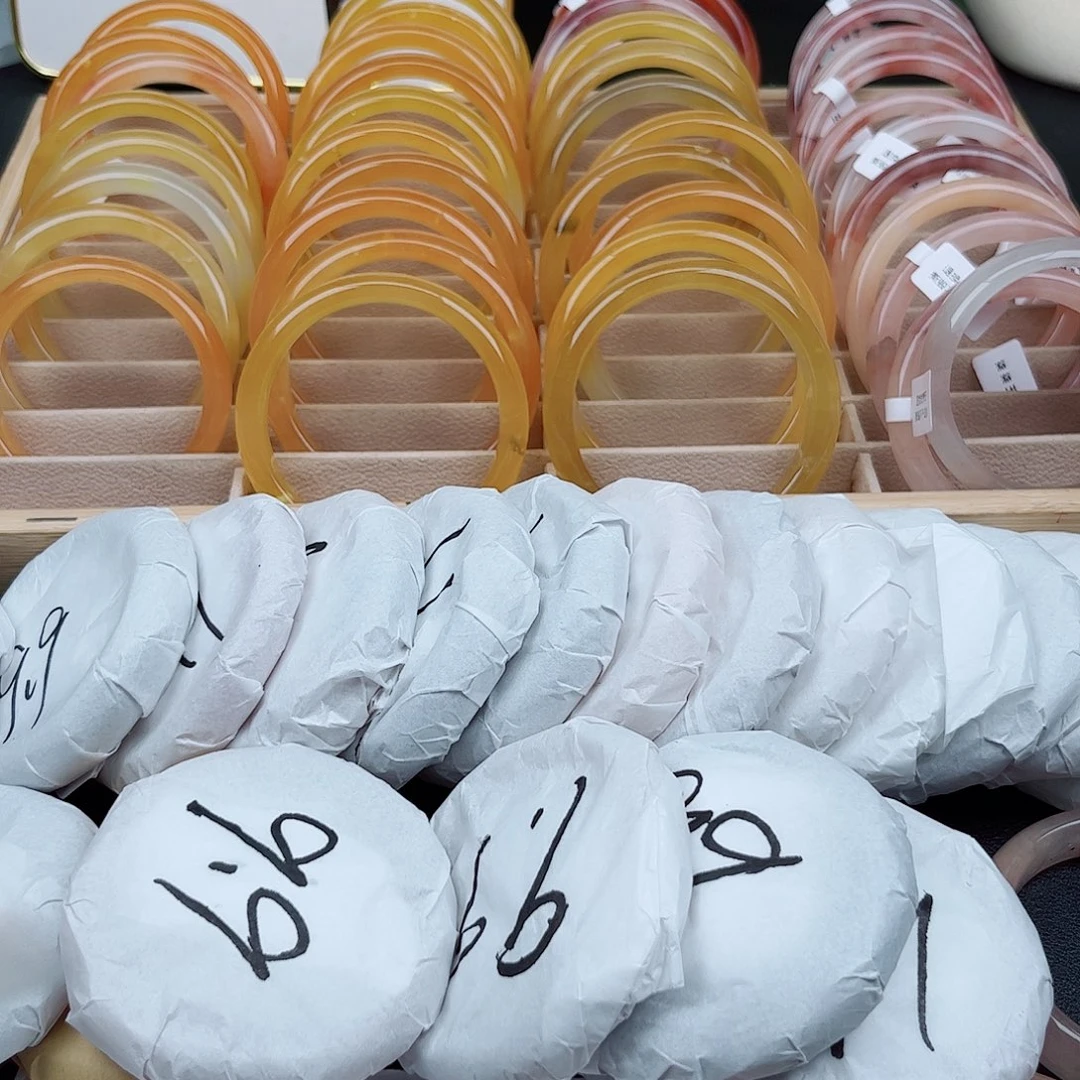 石英质玉未镶嵌手镯4.105