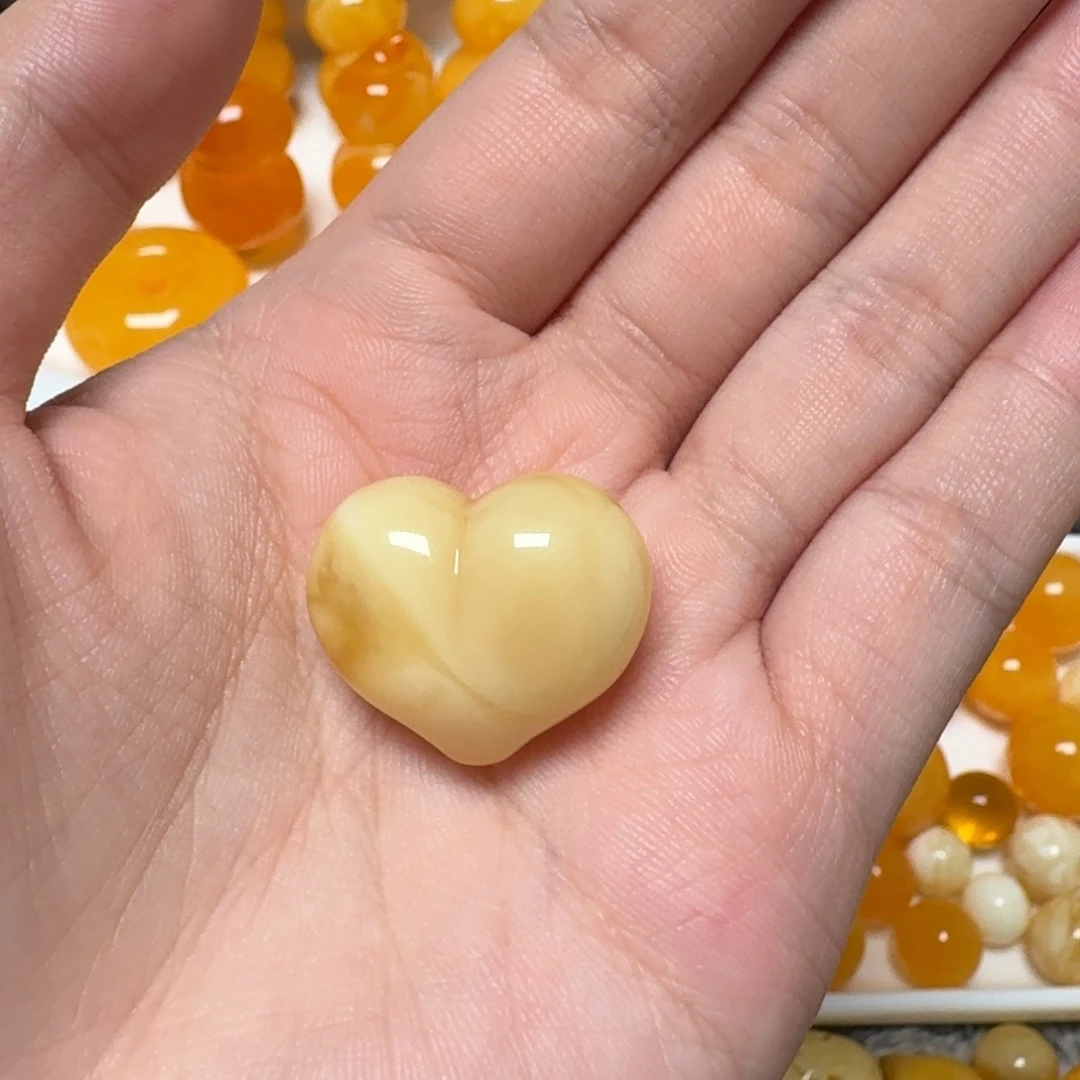 琥珀未镶嵌裸石俄料屁桃