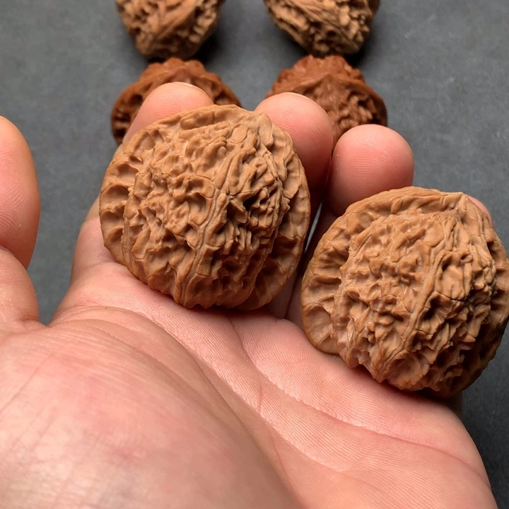 吊坠文玩核桃白狮子文玩核桃