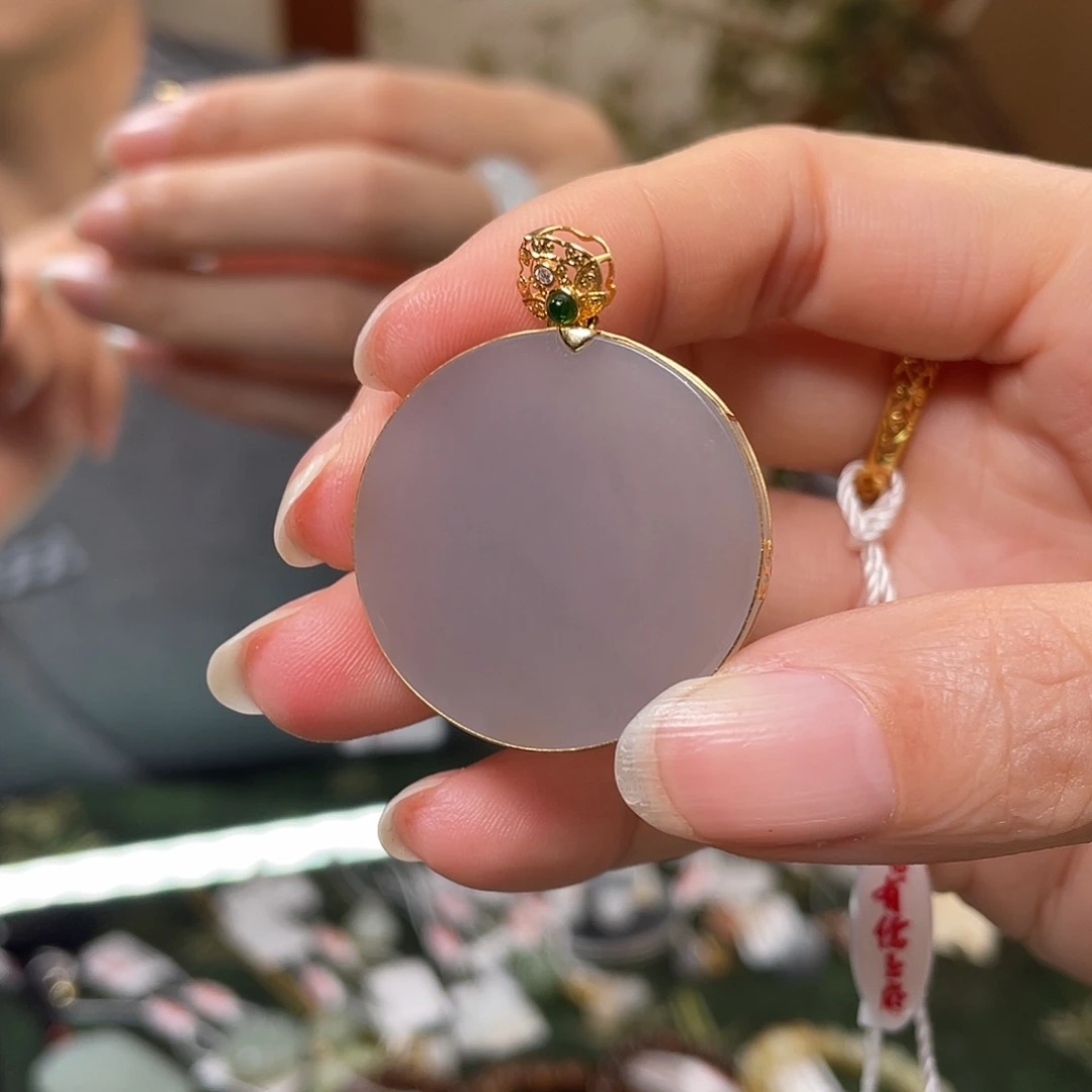 和田玉18K金镶嵌颈饰