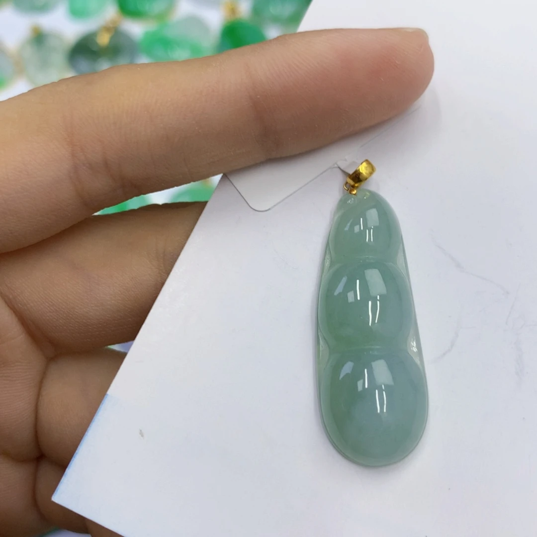 翡翠18K金镶嵌颈饰翡翠