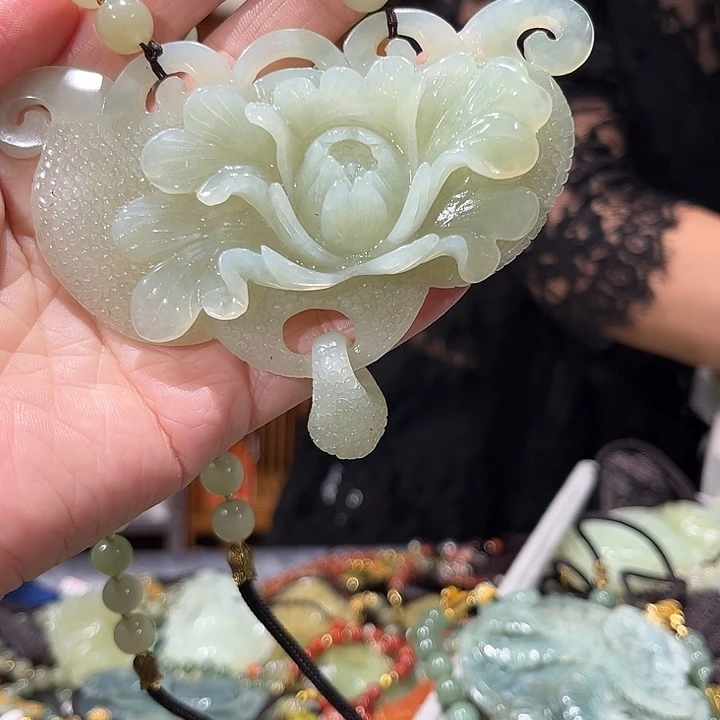 未镶嵌岫玉毛衣链