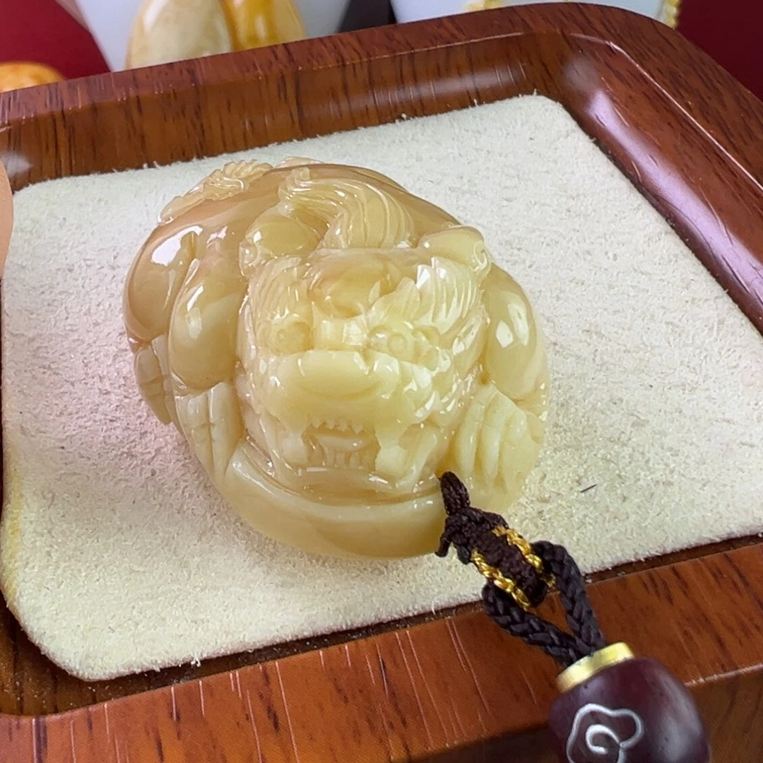 蜜蜡吊坠(赠链)未镶嵌