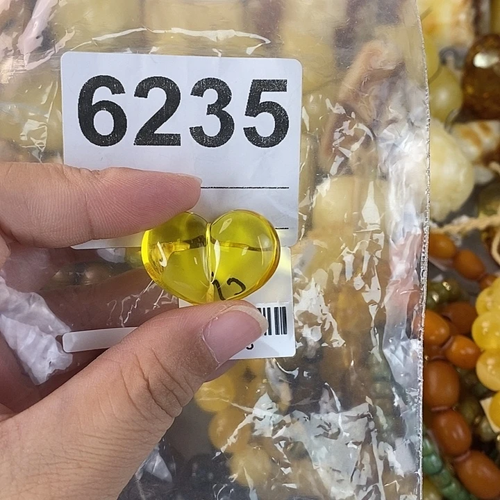 蜜蜡未镶嵌珠宝奇石