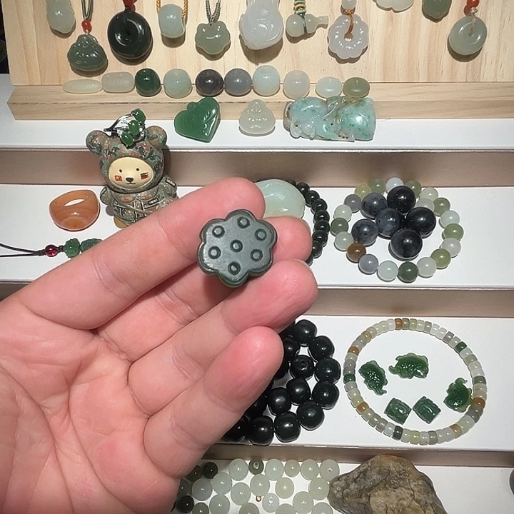 关***和田玉未镶嵌珠宝半成品