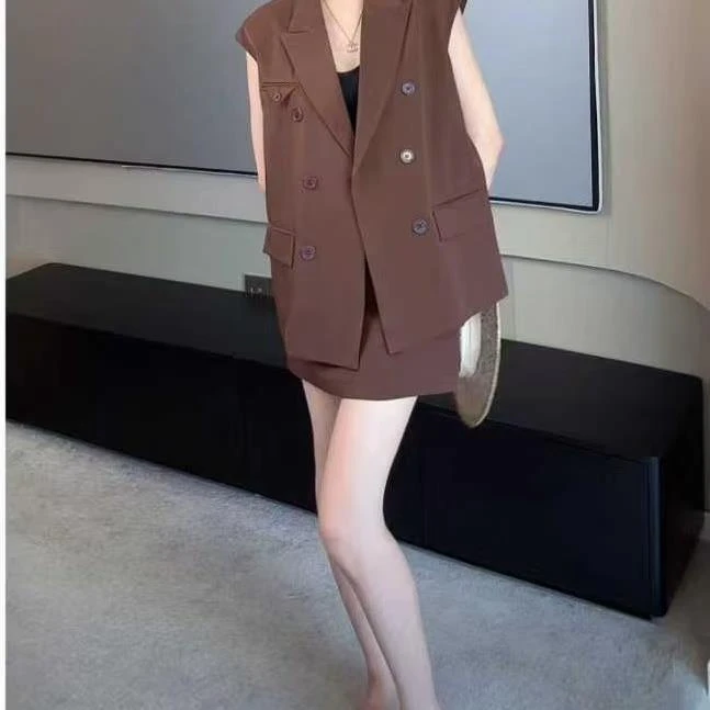 2025秋装设计师款时尚套装女 COCOB0025687