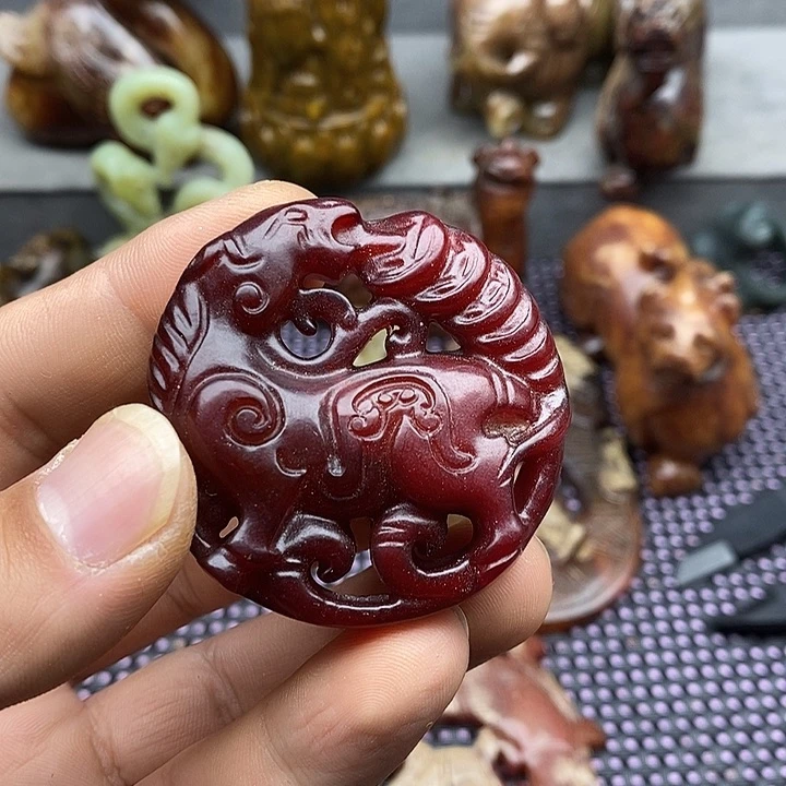 蛇纹石玉未镶嵌颈饰