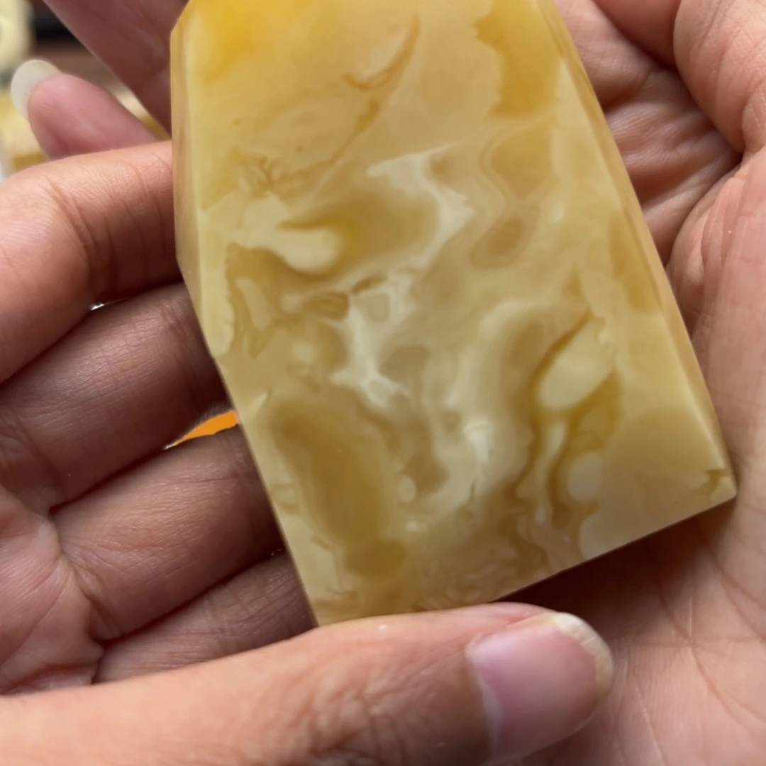 定制琥珀未镶嵌?琥珀