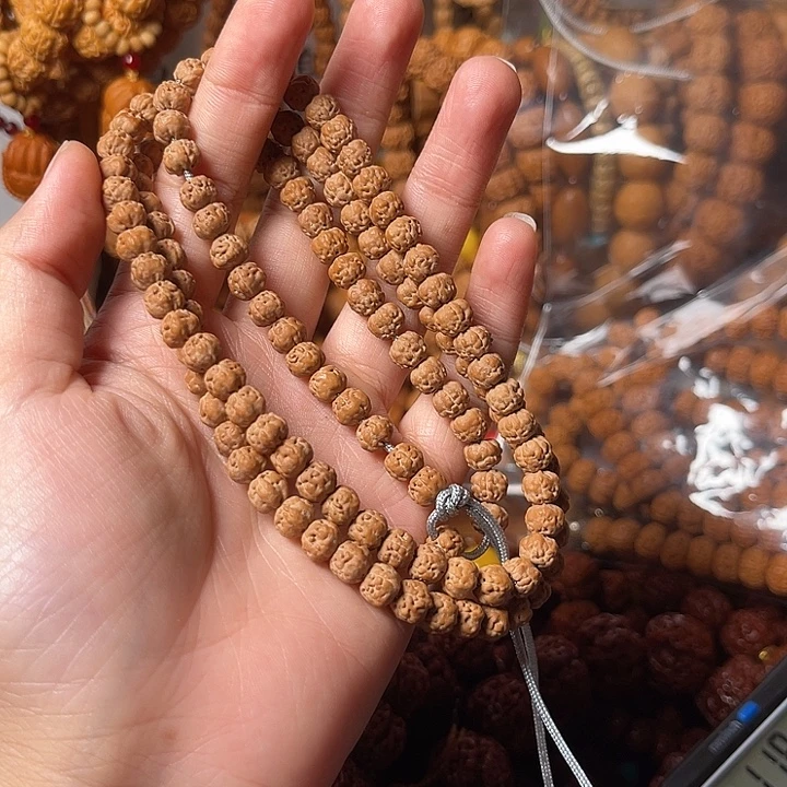 米***儿吊坠金刚菩提卡6佛手