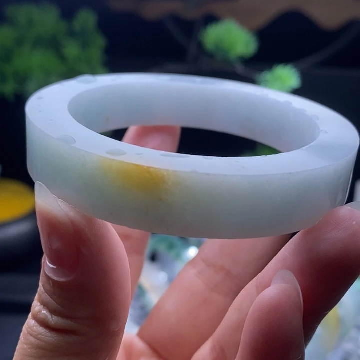 未镶嵌翡翠手镯定制翡翠