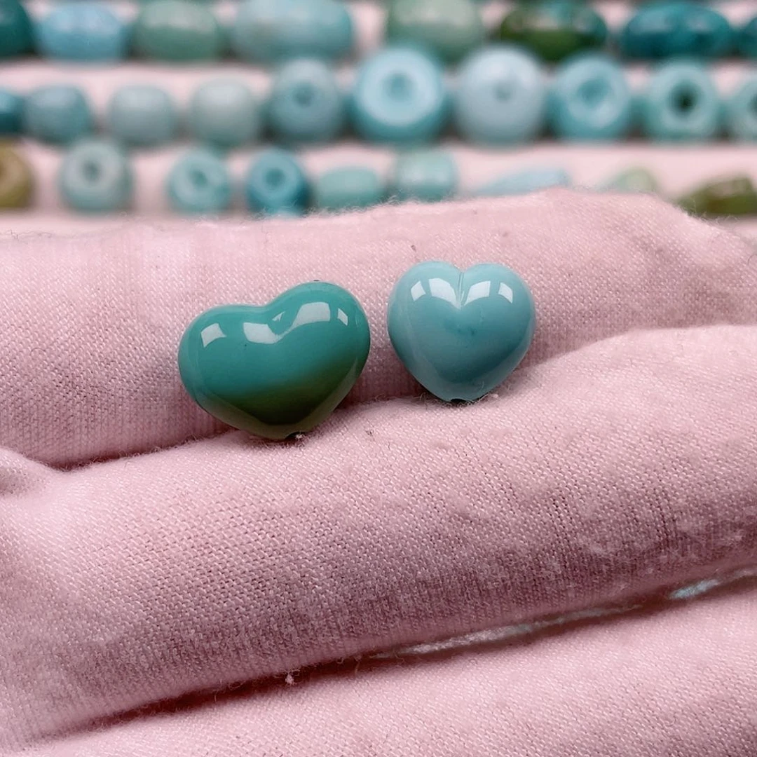 绿松石配饰未镶嵌?**高