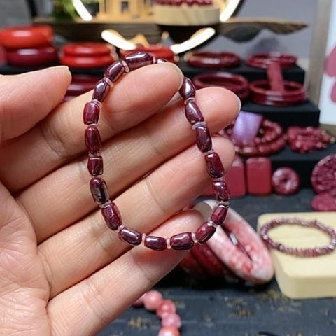 天然辰砂原矿晶体随形手链