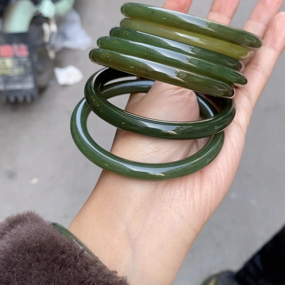 和田玉手镯未镶嵌多样性发货 拍一发一