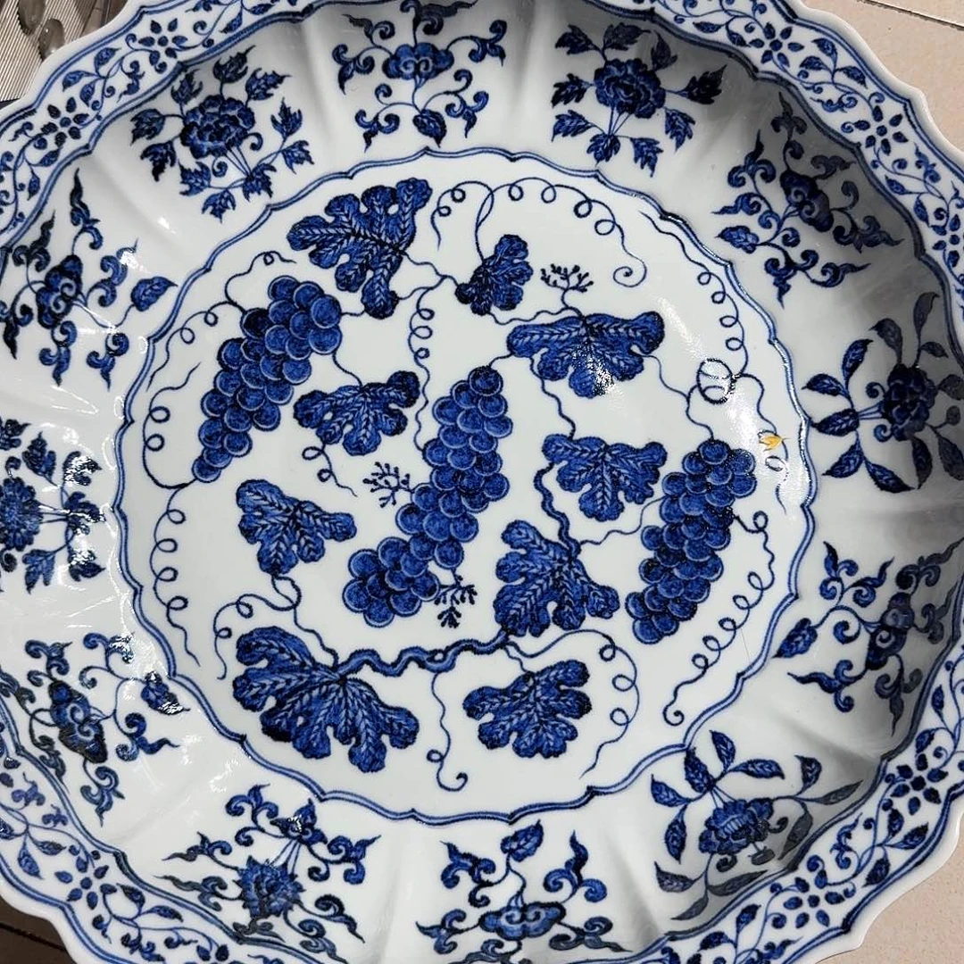 摆件瓷宇泽堂葵口葡萄大赏盘